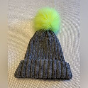 Free press grey knit beanie with huge neon yellow Pom Pom winter street wear